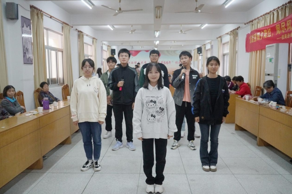 体育博彩
:情系重阳 暖心关怀 体育博彩
:情系重阳 暖心关怀