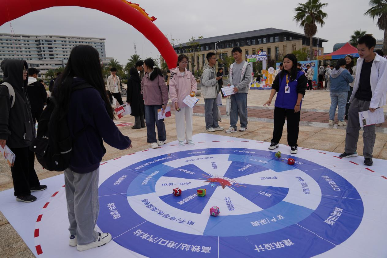 “职业生涯教育”闯关游戏？体育博彩
这场生涯体验之旅反响热烈