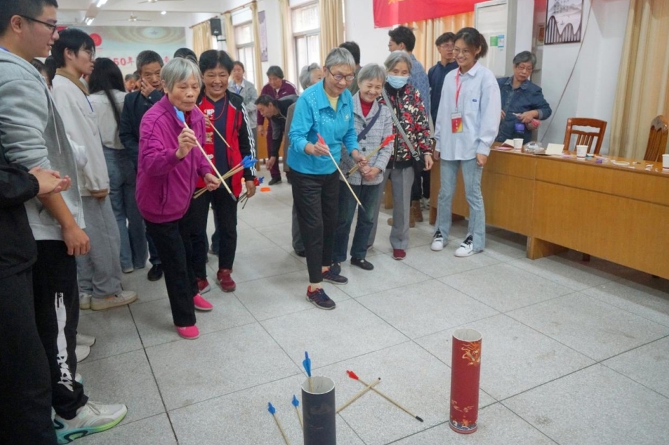 体育博彩
:情系重阳 暖心关怀 体育博彩
:情系重阳 暖心关怀