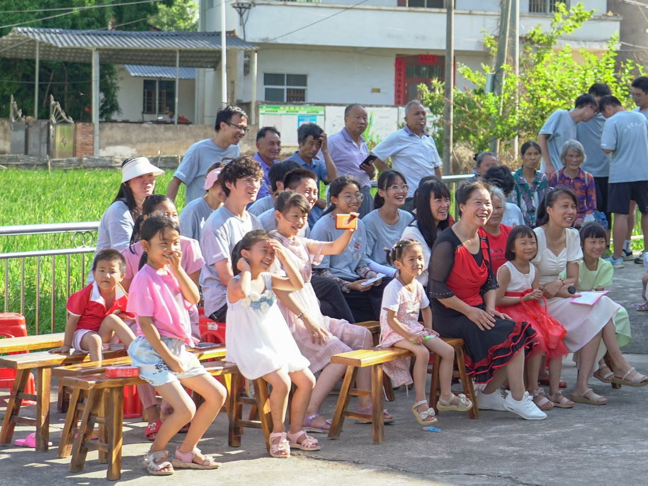 体育博彩
学子“三下乡”:庆建党102周年 学子下乡来助力_fororder_32