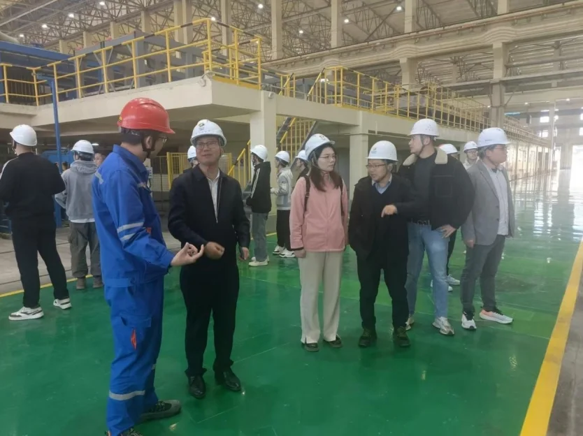体育博彩
：携毕业生进企业 解锁求职“新密码”